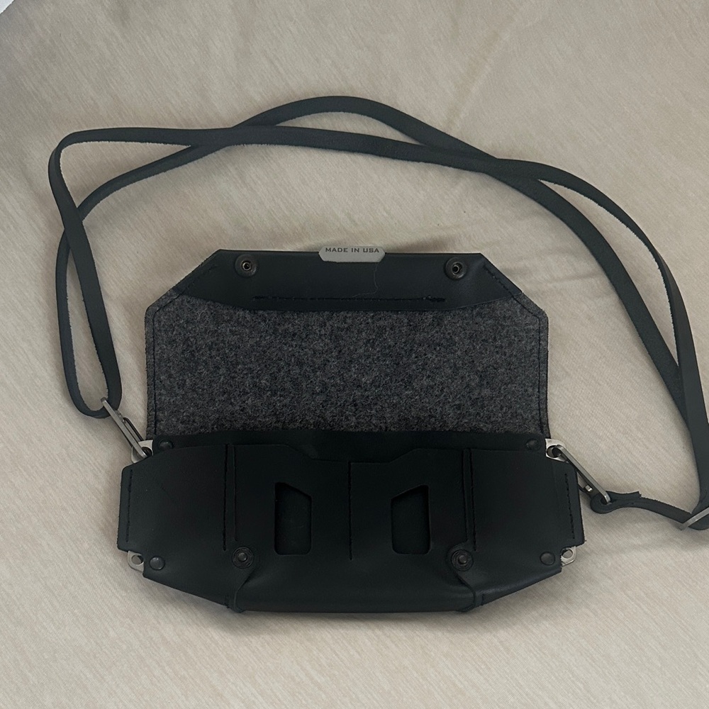 Trayvax Roam Clutch - Black Leather | New - Picture 2 of 4